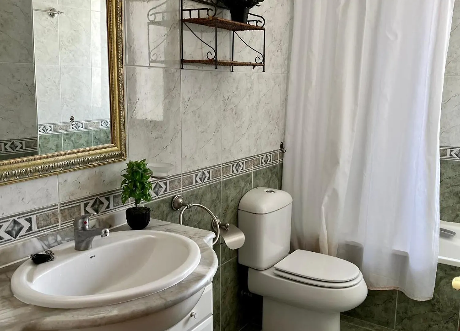 Ideal 2 Bed 2 Bath - Pueblo Evita Benalmadena Apartment
